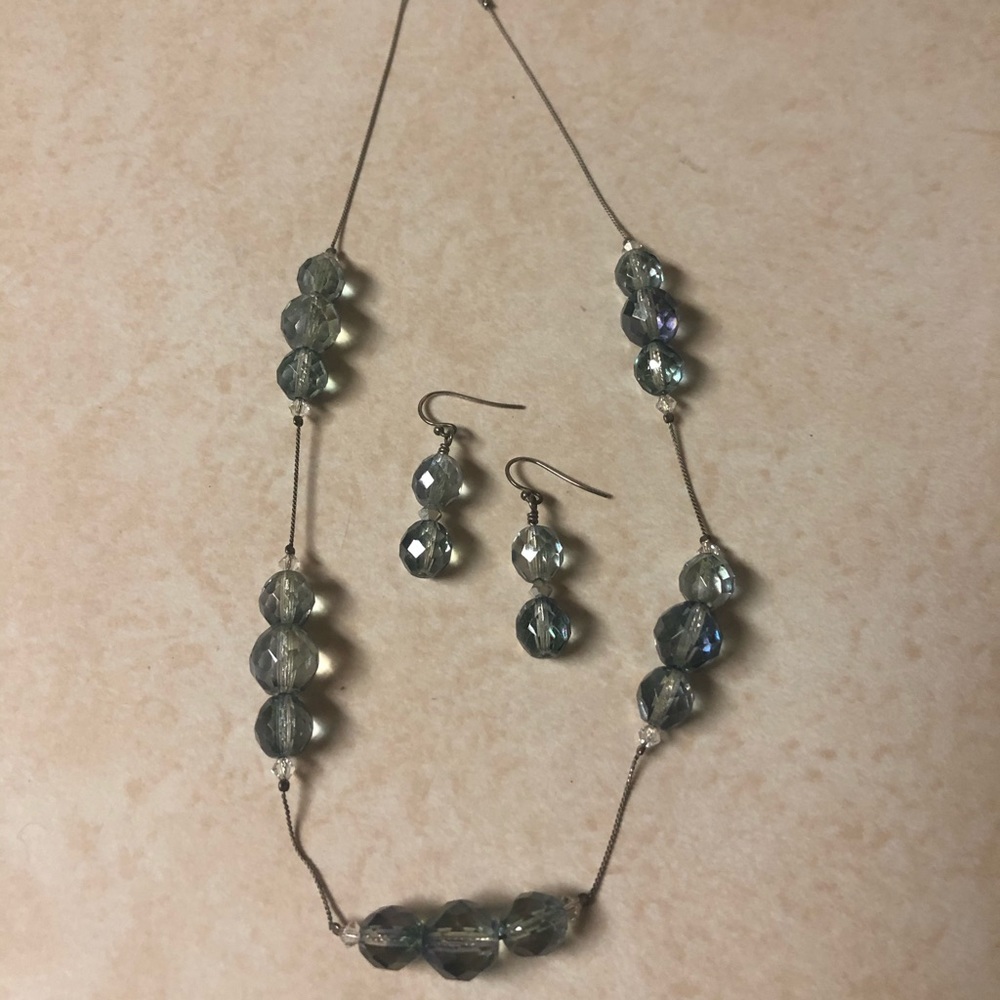 Necklace earring set